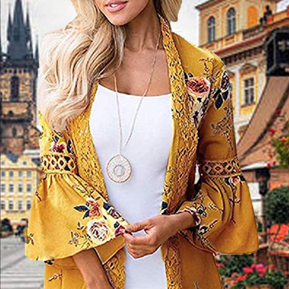 NWOT Floral Kimono Cardigan